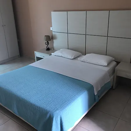 Nickolas PalaiónTsiflíkion