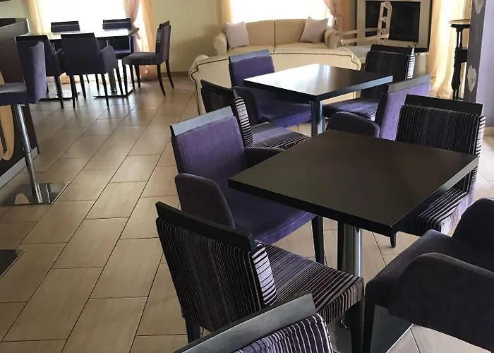 Nickolas Hotel