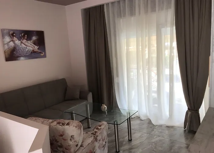 Nickolas Hotel