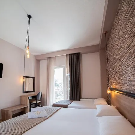 Hotel Nickolas 3*