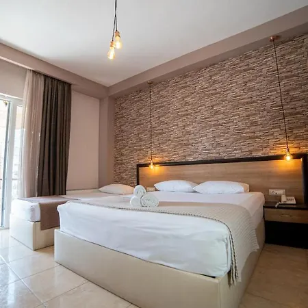 Nickolas Hotel