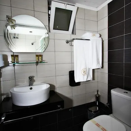 Hotel Nickolas 3*