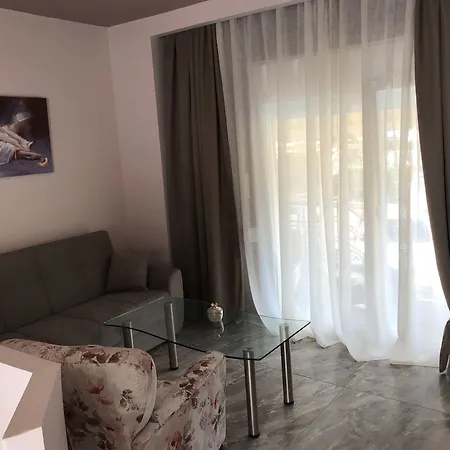 Nickolas Hotel