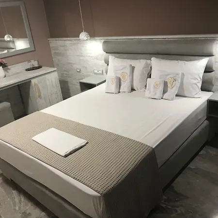 Hotel Nickolas 3*