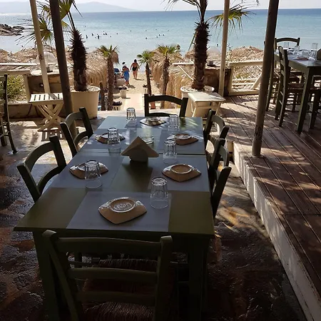 Nickolas Hotel