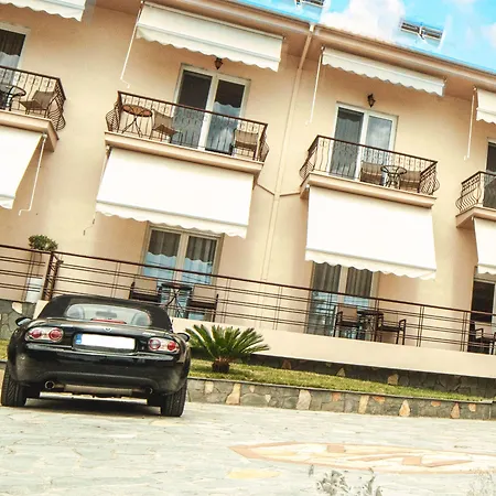 فندق Nickolas PalaiónTsiflíkion